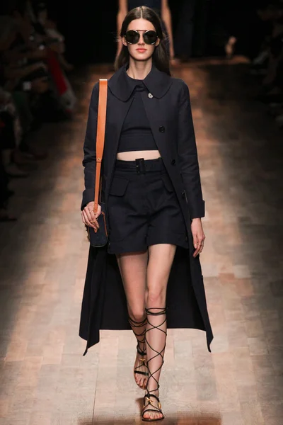 Look 4